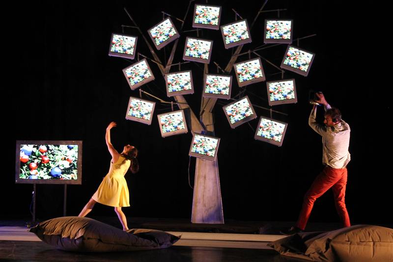 l-arbre-a-pixels-spectacle-danse-numerique